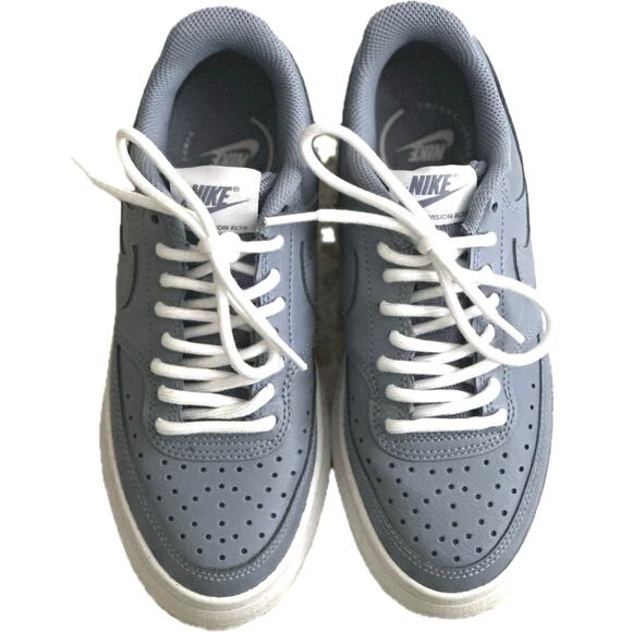 Nike Women's Gray Sneakers - Picture 2 of 7